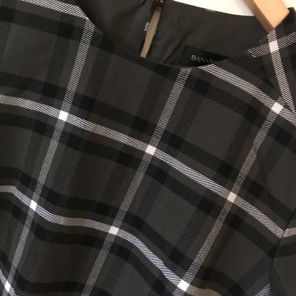 ✨ Banana republic plaid shift dress - Picture 2 of 5